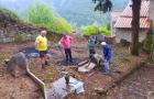 alcuni dei paesani che hanno lavorato al recupero del cimitero